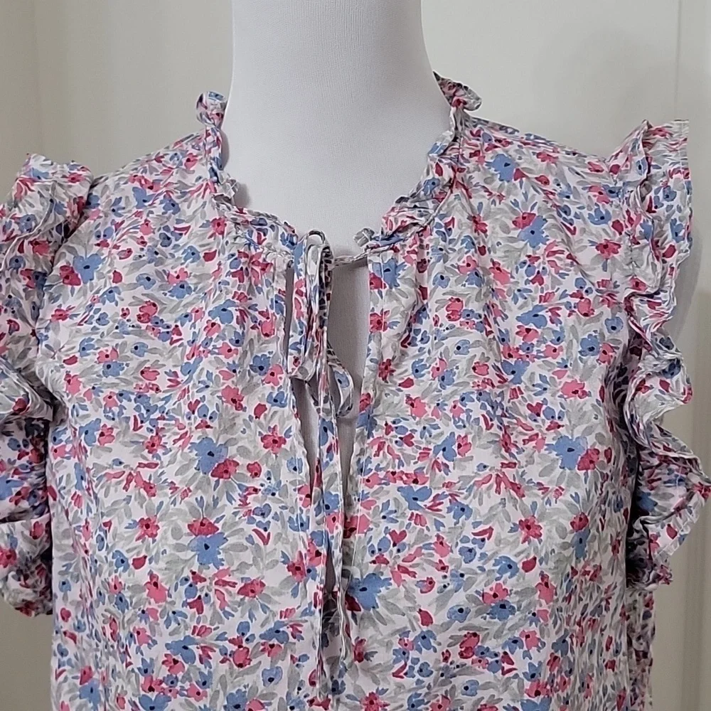 BB Dakota by Steve Madden, Size M Floral Ditzy Patterned Cap Sleeve Top, EUC